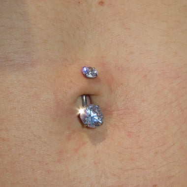 Belly piercing classic