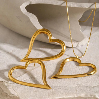 Necklace or earrings fine heart