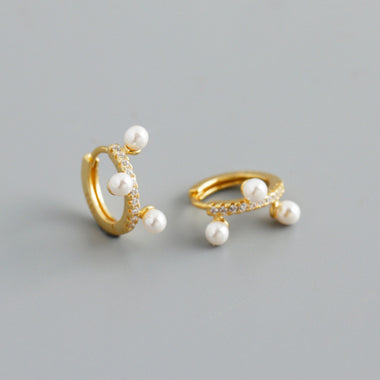 Earring triple pearl