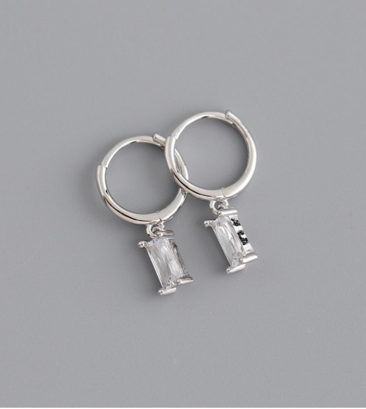 Earring classy white