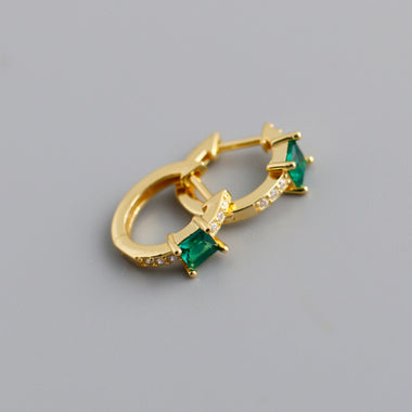 Earring light green gold