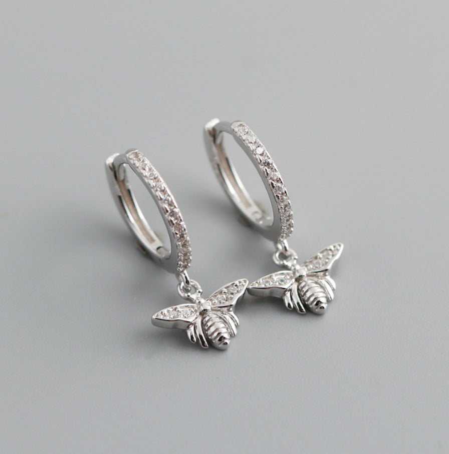 Earring bee