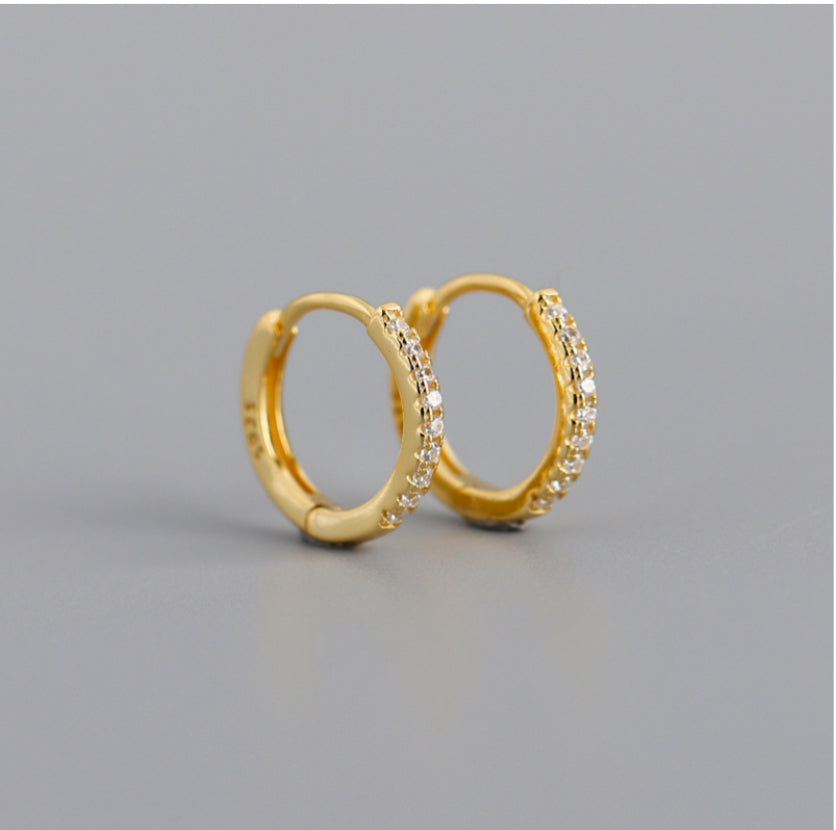 Earring line gold