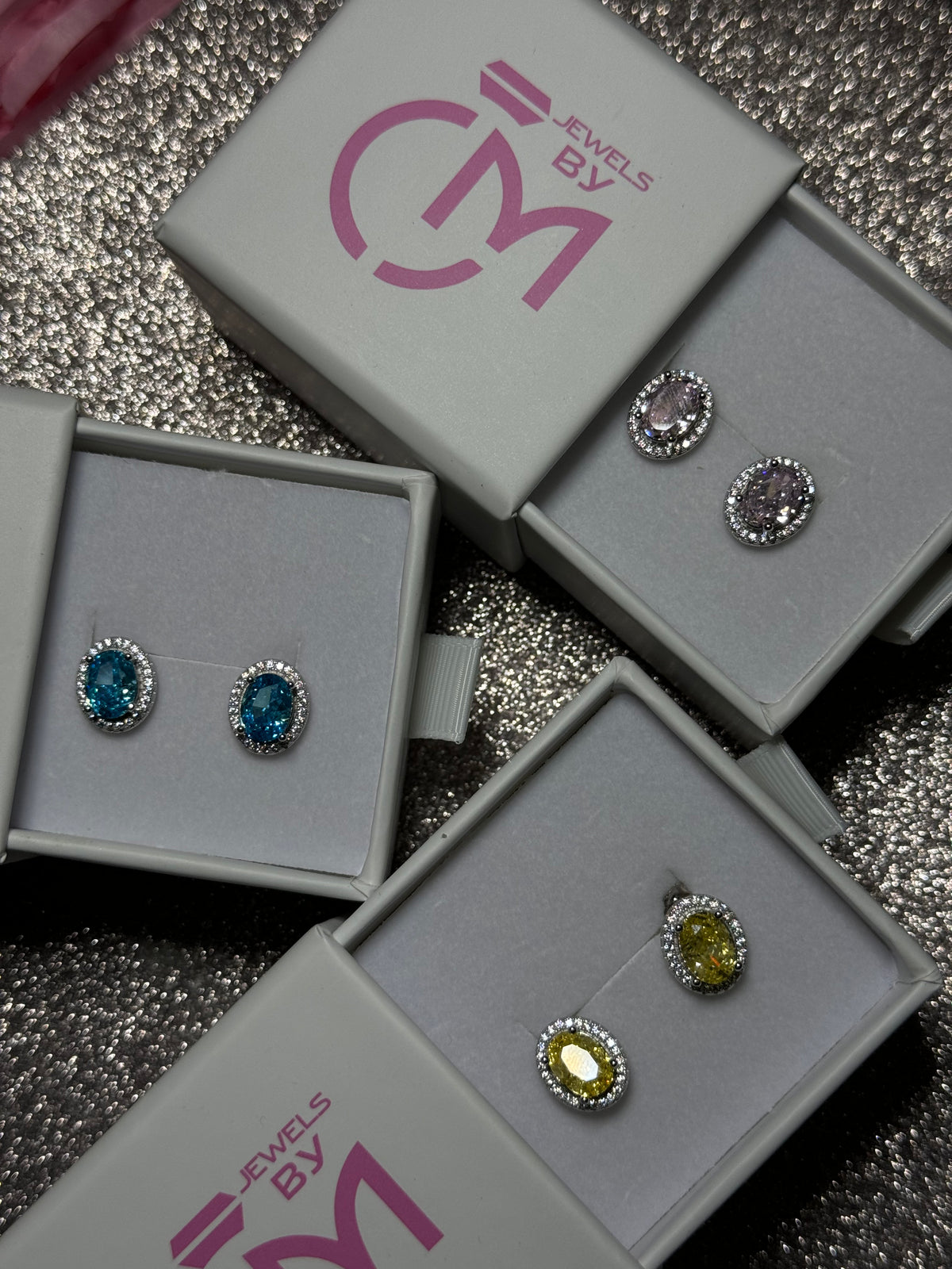 Earring silver shock