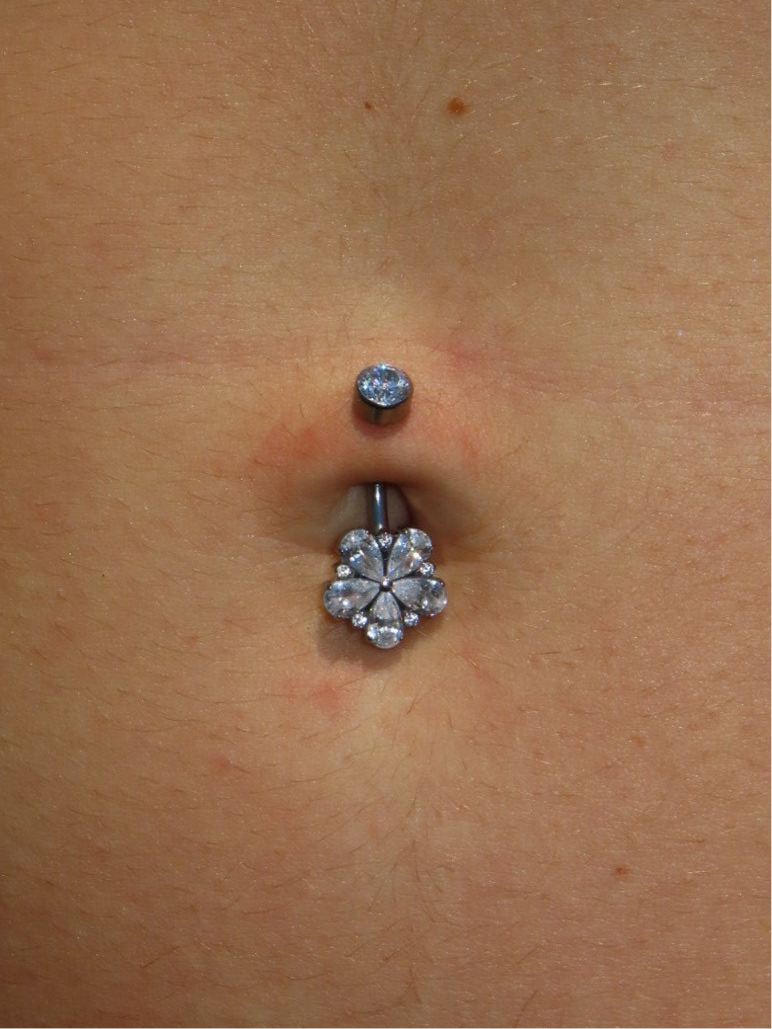 Belly piercing flower