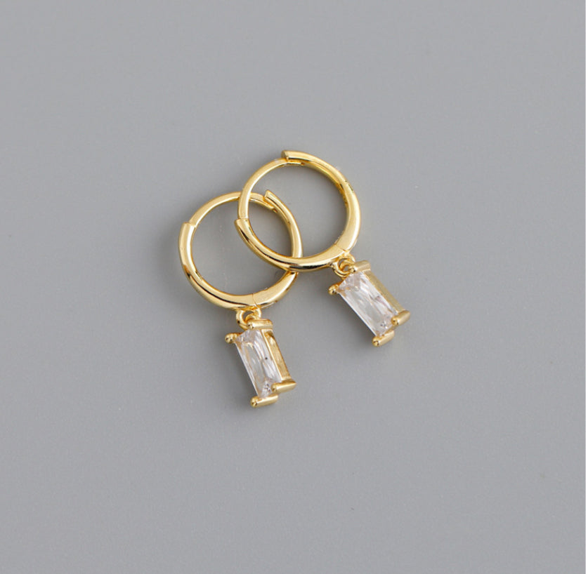 Earring classy gold