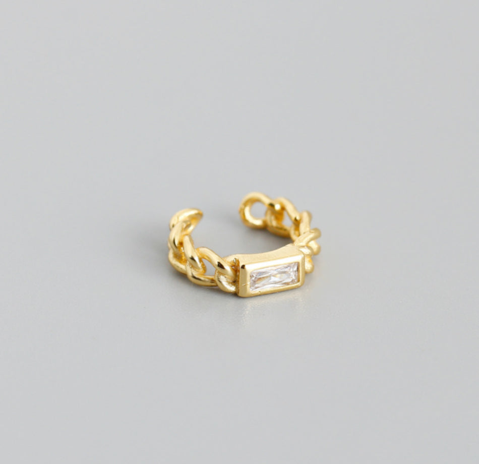 Ear cuff white